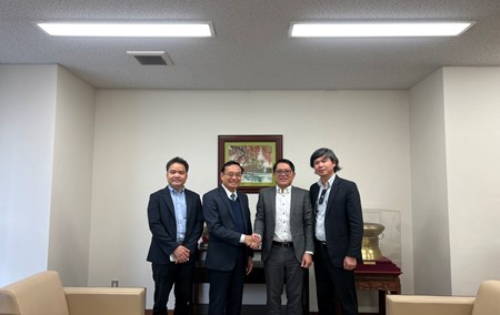 Đại học Đông Á thăm & làm việc với TLS quán Việt Nam tại Osaka, Nhật Bản