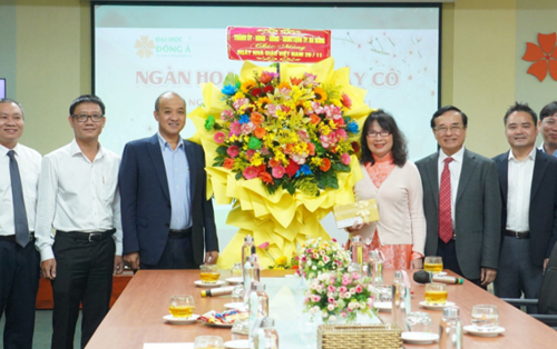 Lãnh đạo UBND TP. Đà Nẵng thăm, chúc mừng Đại học Đông Á nhân Ngày Nhà giáo Việt Nam 20-11