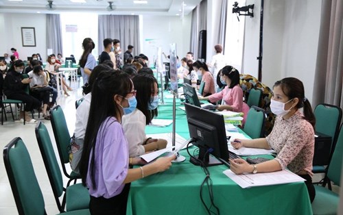 ĐH Đông Á nhận hồ sơ xét tuyển học bạ đợt 3 trước 10/10 - Tấm vé cuối vào Đại học