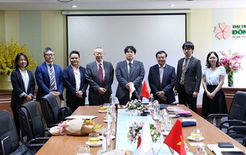 Trưởng Văn phòng Lãnh sự Nhật Bản tại Đà Nẵng thăm Đại học Đông Á